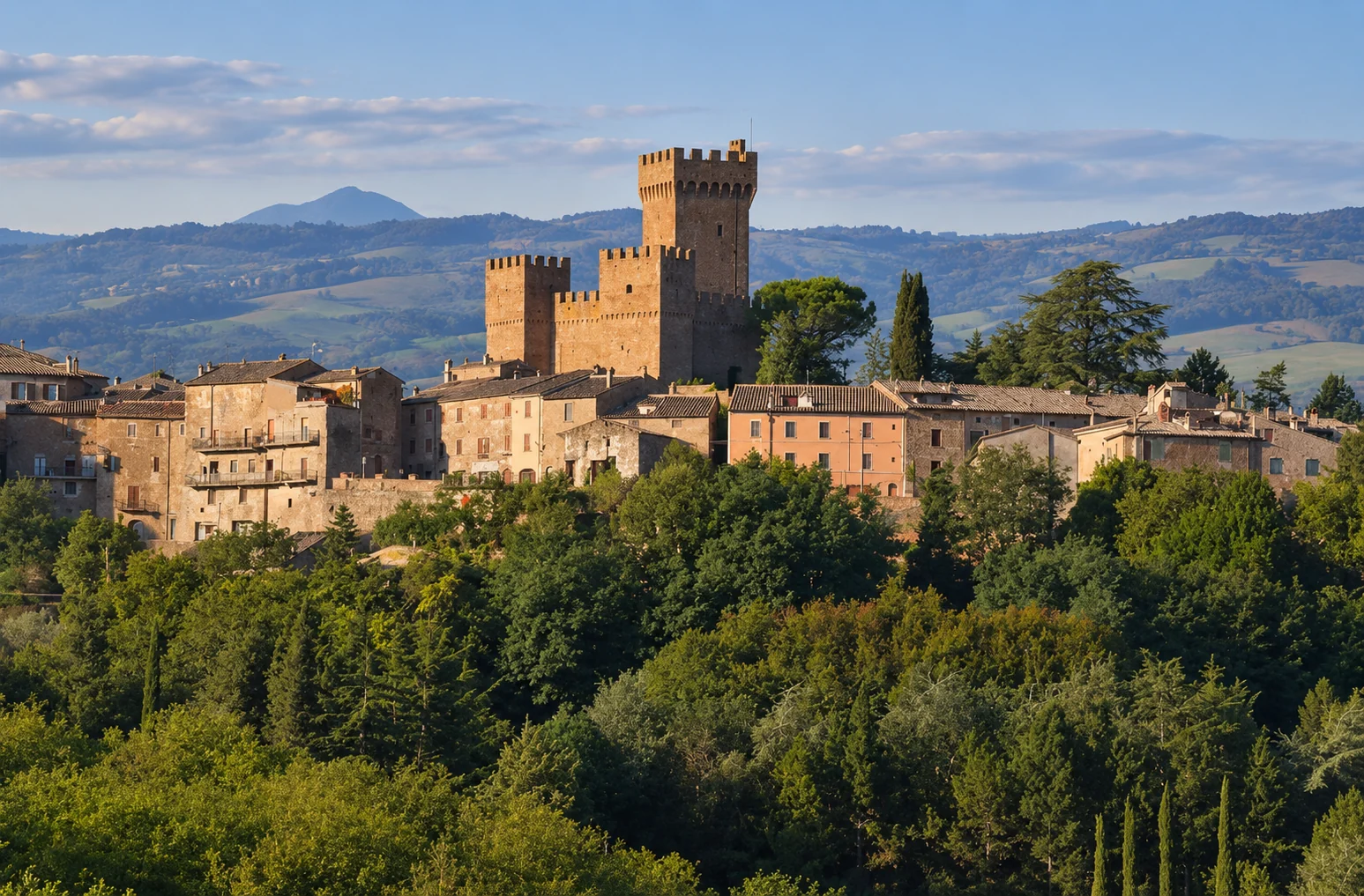 Castello di Proceno above the village
